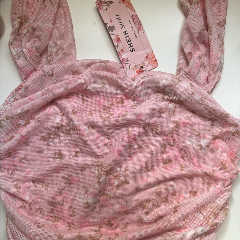 SHEIN Pink Floral Patterned Top